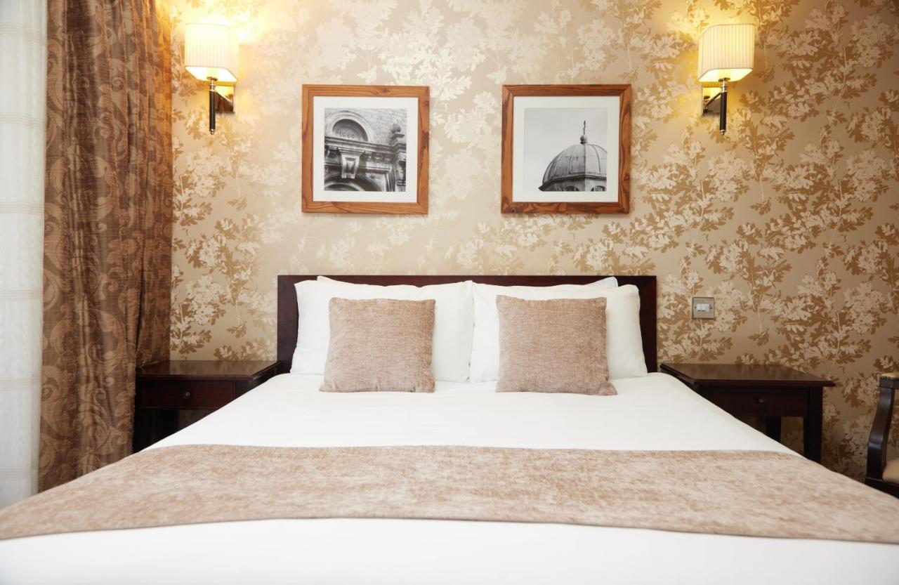 The Bell Hotel Woburn By Greene King Inns Exterior photo