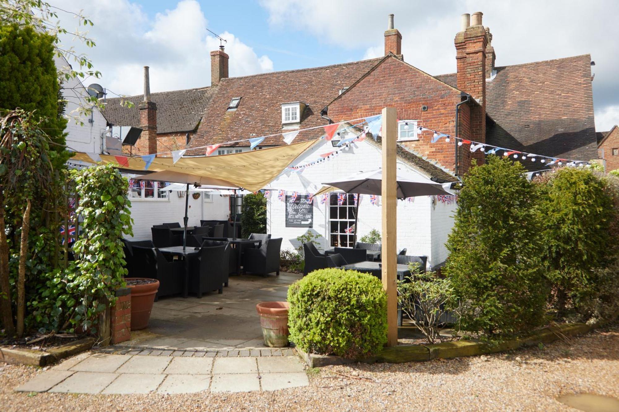 The Bell Hotel Woburn By Greene King Inns Exterior photo
