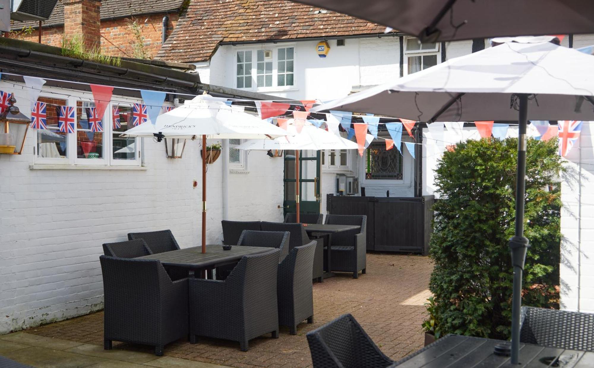 The Bell Hotel Woburn By Greene King Inns Exterior photo